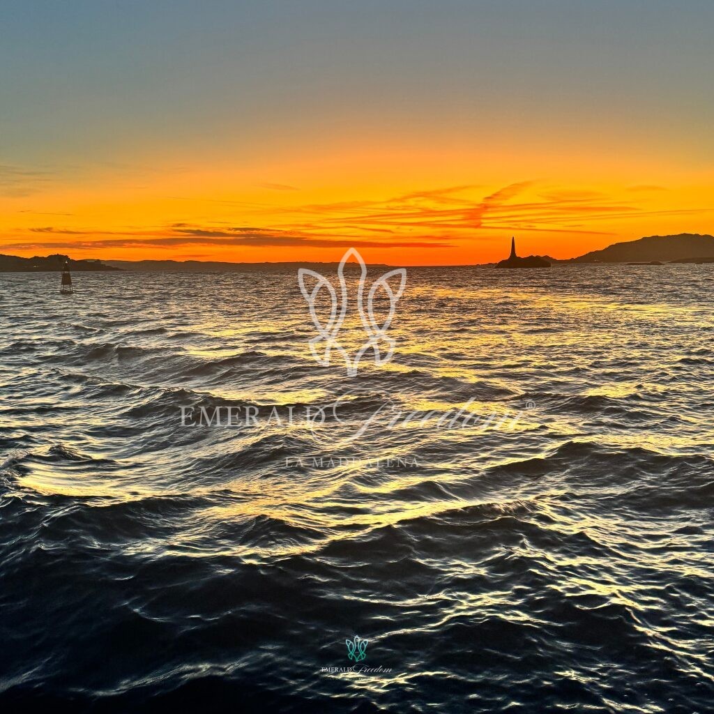 emerald-freedom-la-maddalena-private-boat-sunset-experience-aperitif