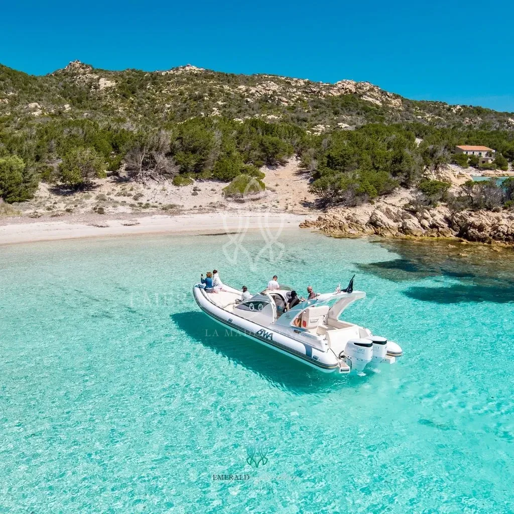 Tour privato in barca a La Maddalena con skipper Emerald Freedom La Maddalena